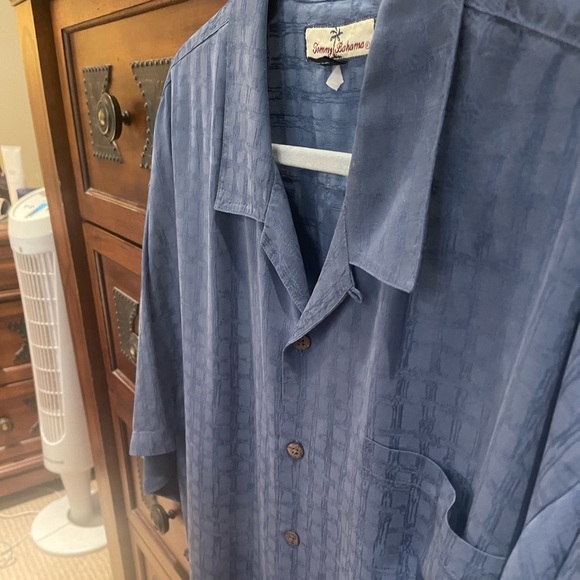 TOMMY BAHAMA LIGHT BLUE XXL SILK SHIRT; Generous sizing; Fabulous Fabric; $35 - Picture 12 of 16
